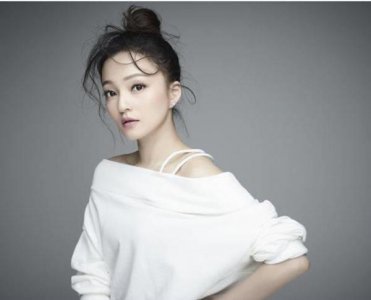 ​张韶涵被妈妈背叛，被闺蜜背叛，如今坚强的她再次回归巅峰