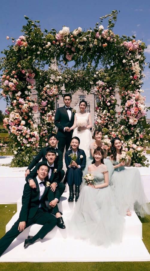 在此祝福唐艺昕和张若昀啦！备忘录的女孩终于如愿写进了结婚证中！