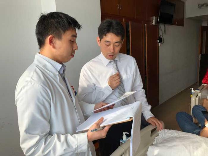 70岁日本著名织造学者在杭州突发脑梗昏迷