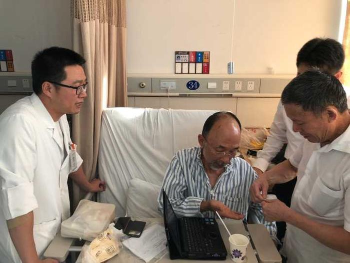 70岁日本著名织造学者在杭州突发脑梗昏迷