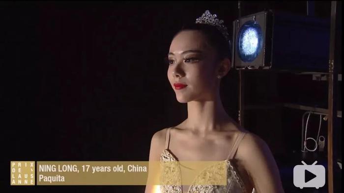 中国00后芭蕾少女刷屏！刘诗诗同款天鹅颈，堪比韩国整形范本！
