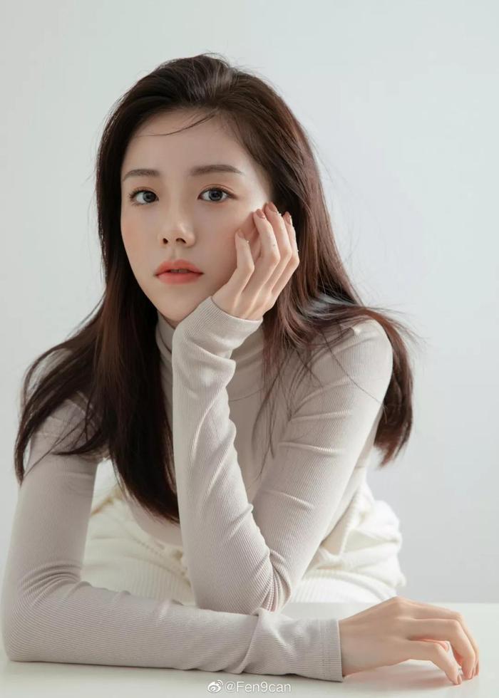 中国00后芭蕾少女刷屏！刘诗诗同款天鹅颈，堪比韩国整形范本！