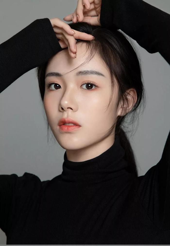 中国00后芭蕾少女刷屏！刘诗诗同款天鹅颈，堪比韩国整形范本！