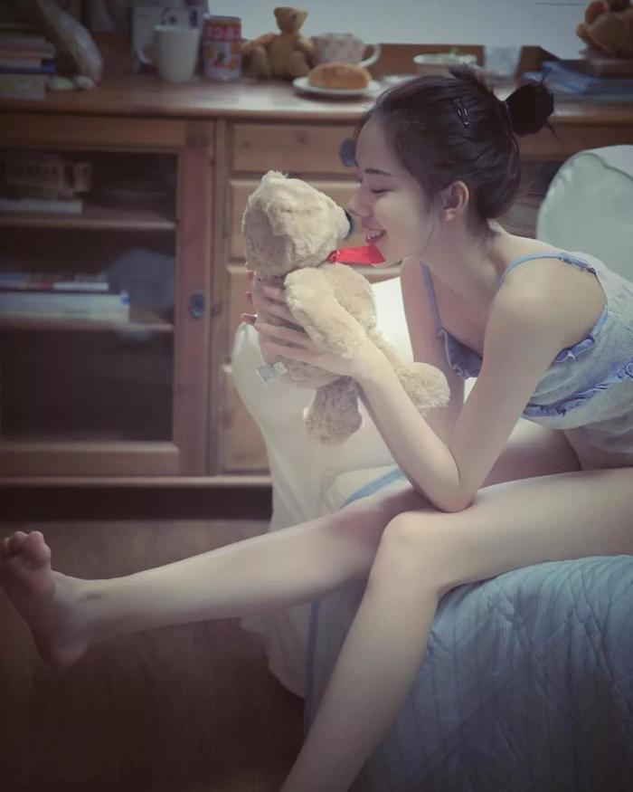 中国00后芭蕾少女刷屏！刘诗诗同款天鹅颈，堪比韩国整形范本！