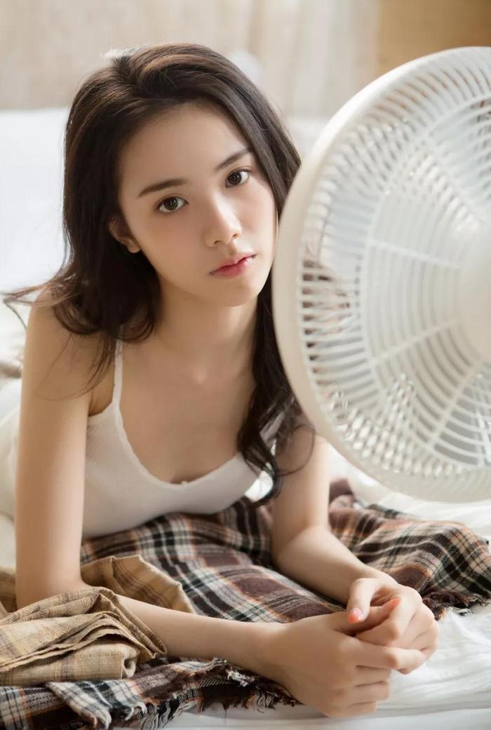 中国00后芭蕾少女刷屏！刘诗诗同款天鹅颈，堪比韩国整形范本！