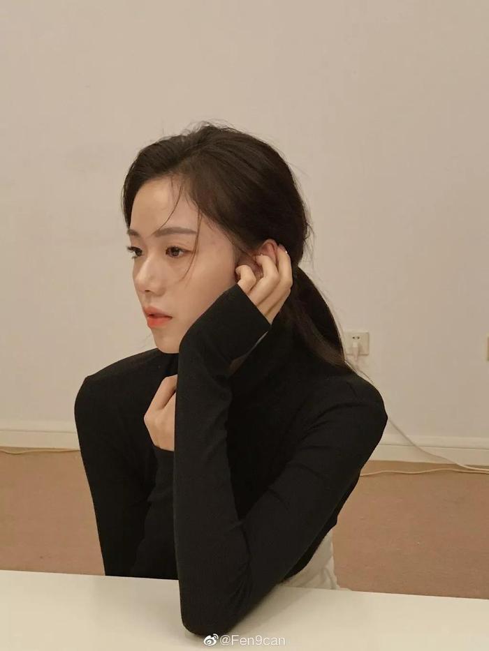 中国00后芭蕾少女刷屏！刘诗诗同款天鹅颈，堪比韩国整形范本！