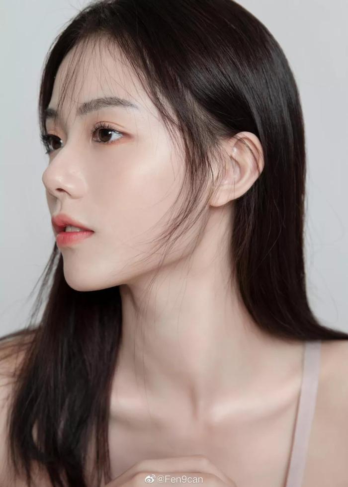 中国00后芭蕾少女刷屏！刘诗诗同款天鹅颈，堪比韩国整形范本！