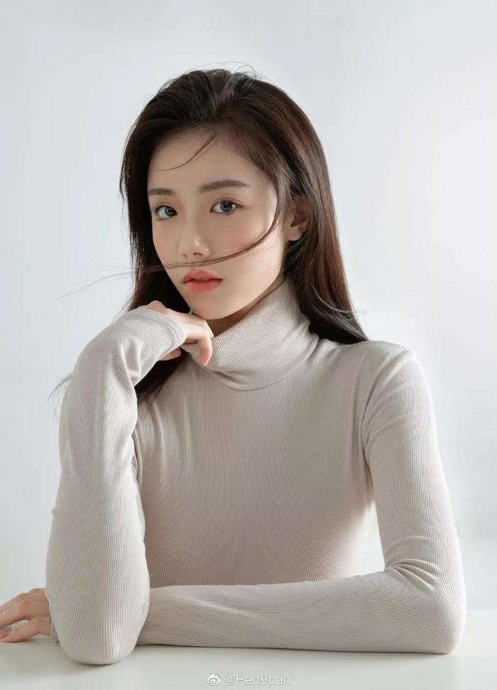 中国00后芭蕾少女刷屏！刘诗诗同款天鹅颈，堪比韩国整形范本！