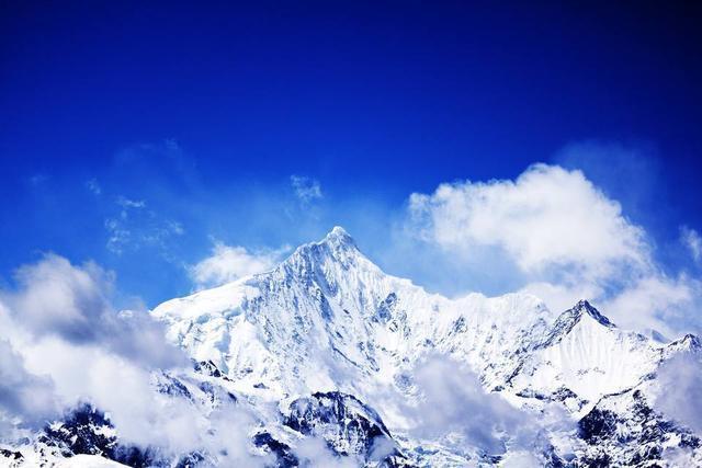 梅里雪山——神秘的“处女峰”