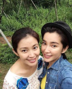 ​李冰冰带妹妹李雪一对儿女拍大片，高颜值兄妹长相完美遗传妈妈