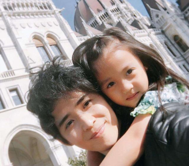 张榕容竟然已婚而且有小孩，79年老公长得这么嫩，一点都不像40岁