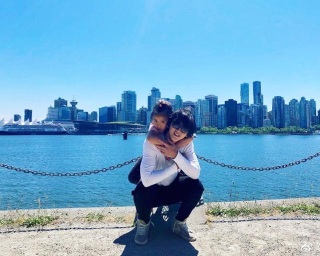 张榕容竟然已婚而且有小孩，79年老公长得这么嫩，一点都不像40岁