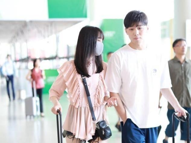 郑爽母亲问：是否有结婚打算，张恒镇定后给出答案