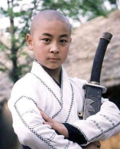 ​释小龙长大了，隐藏近30年的身份曝光，王宝强都要叫他一声师傅