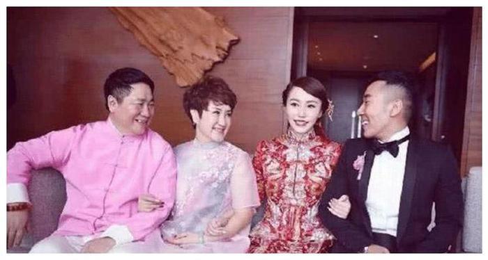 他曾名气不比赵本山差，如今女儿嫁豪门，却被质疑二人之间感情！