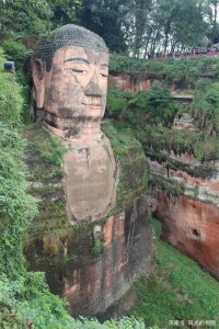 ​伫立了千年的乐山大佛，为何每逢灾事就会闭目流泪