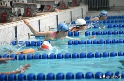 ​邯郸“全民健身游泳公开赛”在邯钢游泳馆举行