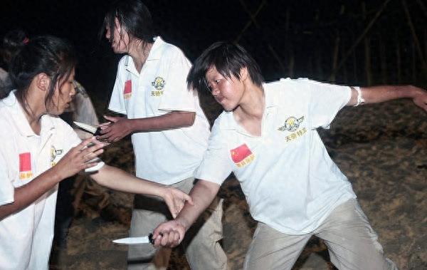 直击女保镖训练现场，异常严酷