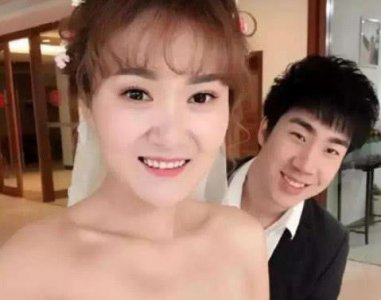 ​LOL主播骚男微博凌晨回应离婚，前妻小号却爆料？