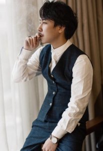 ​大锤哥突然发布微博长文，解释请演员事件 骚白竟然也被拖下水？