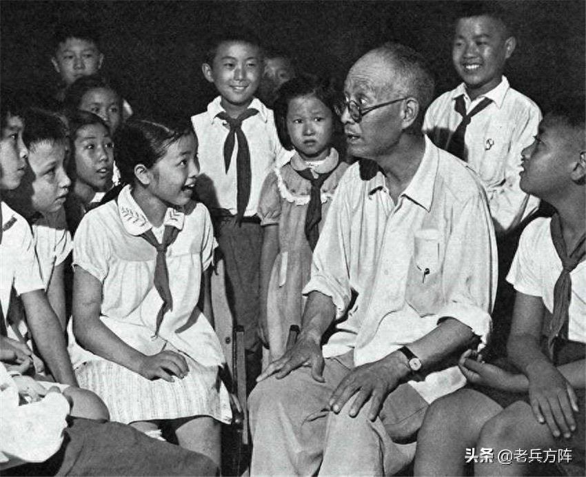 小喇叭开始广播了，“故事爷爷”孙敬修，你是否还记得