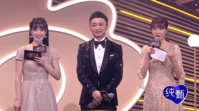 ​微博之夜李艾主持频频口误，央视主持人尼格买提淡定救场