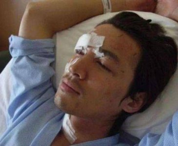 ​10位遭遇车祸后重生的明星：从绝境到辉煌