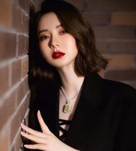 ​戚薇承认双性恋！前女友深情怀念，以她名字为女儿命名