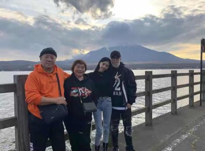​与王颖分手9年后，王思聪发朋友圈提醒潘玮柏：见不得你被骗