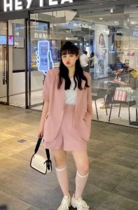 ​大骨架女生别这么穿了，真的很显壮