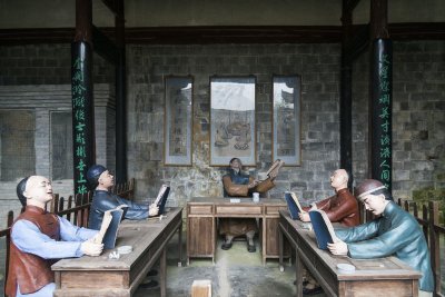 ​《儒林外史》之范进中举：范进悲喜交加的命运带给我们的人生启示