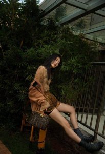 ​朱颜曼滋最新写真图片