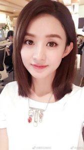​赵丽颖终于发自拍啦，wuli颖宝丸子头超萌