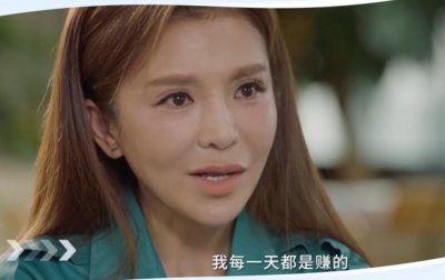 ​央视主持人朱迅：17岁异国患癌，34岁再次患癌，母亲是她一生的痛