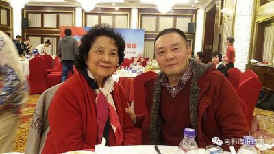 ​叶佩英：美丽的百灵鸟从蓝天飞过