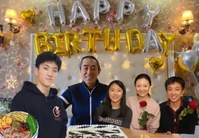 ​张艺谋的老婆是谁叫什么名字（70岁张艺谋与38岁老婆陈婷，因为和她生三个孩子