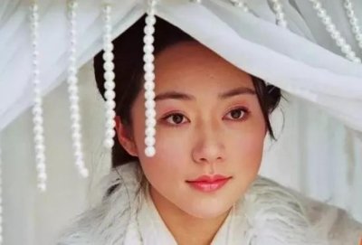 ​韩雪的老公是谁干什么的？原来是万山，难怪一直不接吻戏