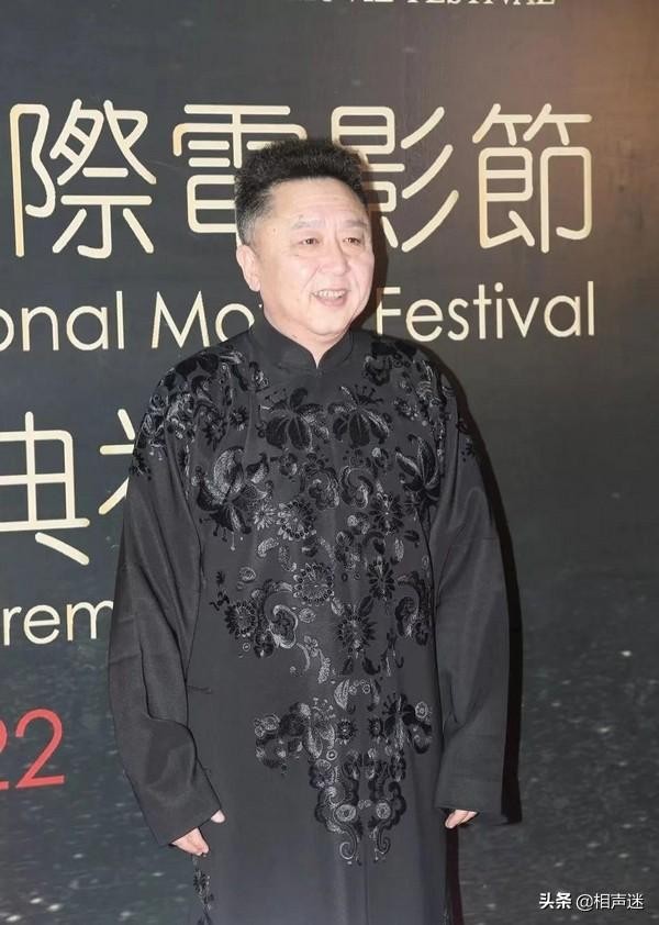 德云社封箱名场面郭德纲（就因为郭德纲在封箱上说错一个字）(7)