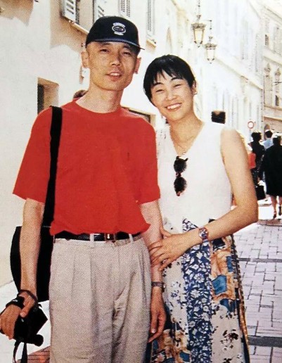 葛优老婆，李成儒资产(李成儒演的大腕和葛优是同一部吗)