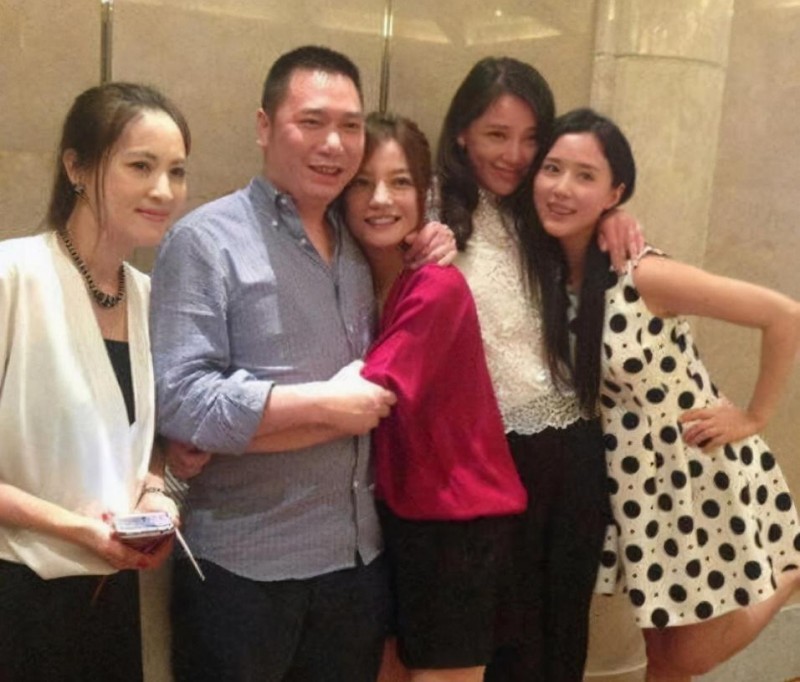 赵薇黄有龙深圳书记照片（赵薇和黄有龙上次同框还是5年前）