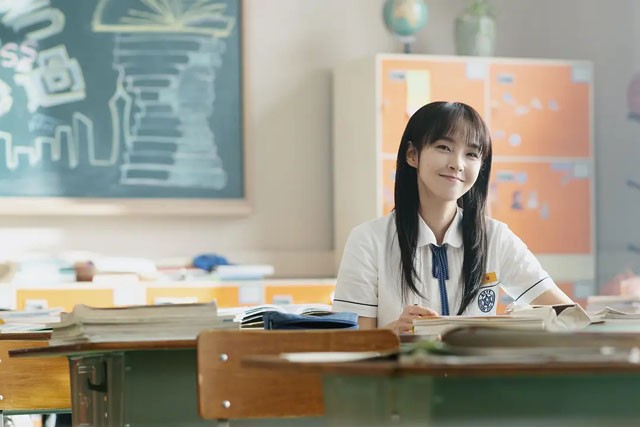 盘点演高中生的女明星（演高中生不违和的女明星）