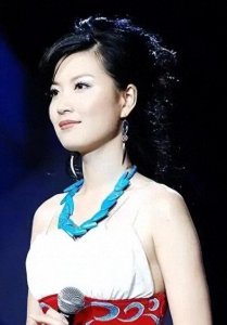 ​东方卫视一姐陈蓉：因“寿宴门”身败名裂，今低调嫁海归结婚生子