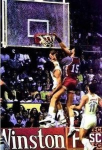 ​NBA有多少人曾扣碎篮板？奥胖不仅扣碎还拉倒篮架，一国人也做到