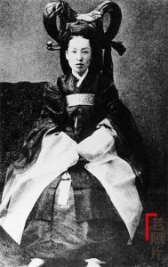​老照片：夹在大清与日本之间的女人——朝鲜末代王妃闵妃悲惨结局