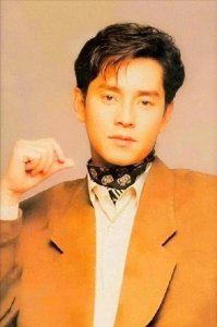 ​揭秘！80 年代香港乐坛十大殿堂级男歌手，谁是舞台真王者？