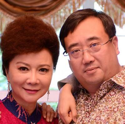 蔡明和丈夫结婚了吗（他是蔡明的神秘老公）(5)