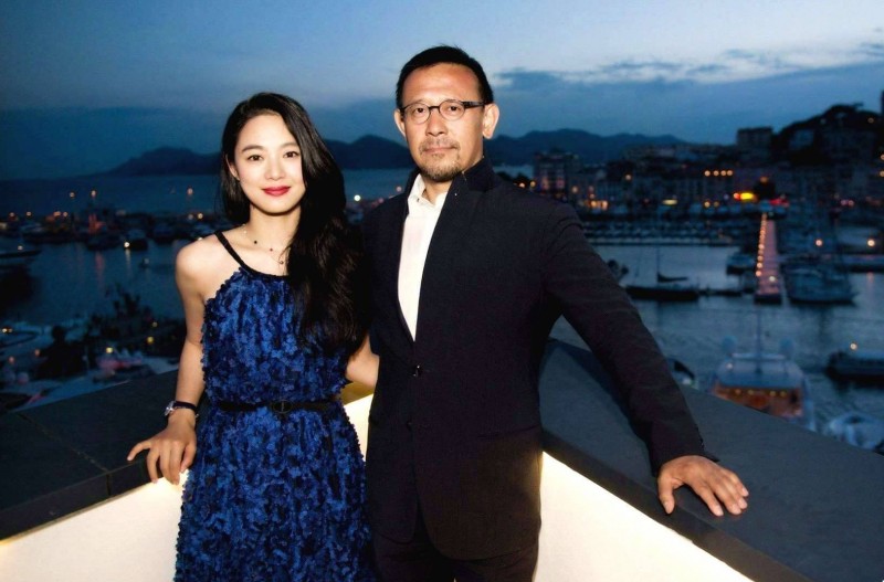 姜武老婆宋妍的照片（52岁姜武携老婆罕秀恩爱）