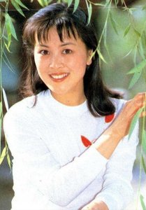 ​还记得女星陈肖依吗？有过三次婚姻近年网络爆照，活成了冻龄美女