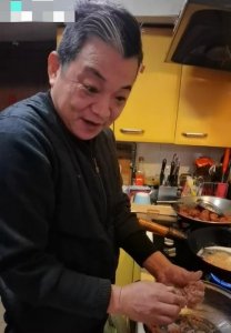 ​张春年当爷爷（老戏骨张春年住处显寒酸）