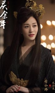 ​“男神收割机”李小冉情史有多劲爆？被威胁泼硫酸，被质疑当小三
